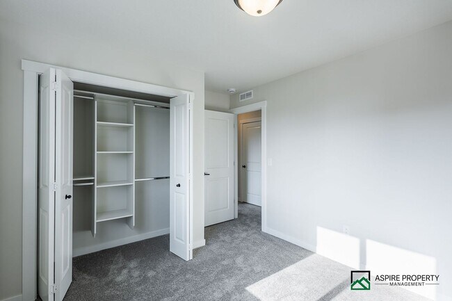 Building Photo - Brand New 4 Bed 3 Bath