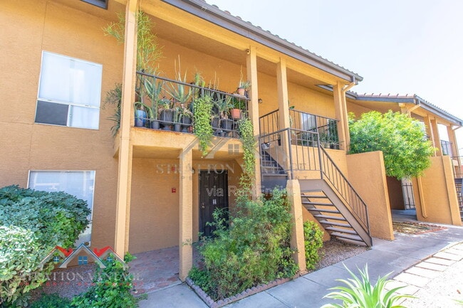Building Photo - 1831 W Mulberry Dr