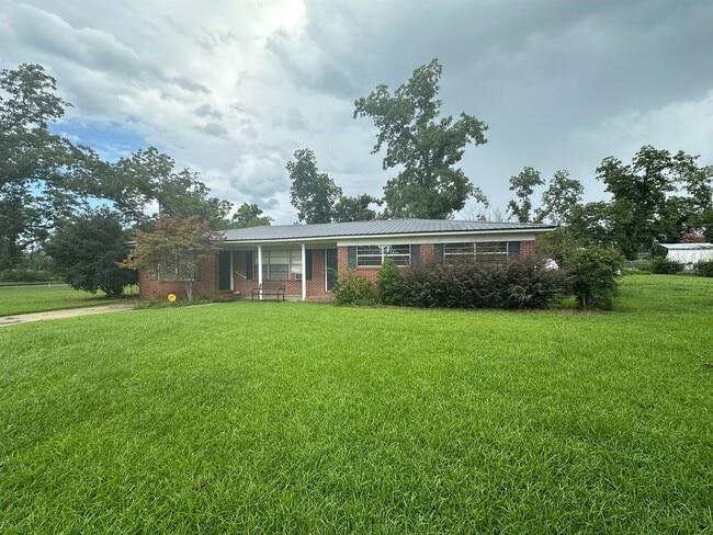 Primary Photo - 3 Bed/1.5 Bath Brick Home