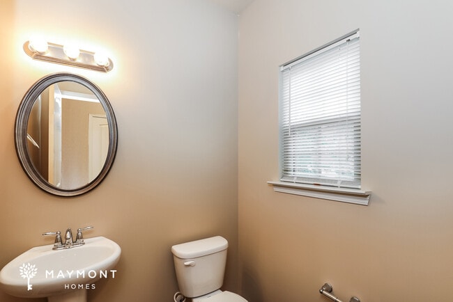 Building Photo - 224 Bandelier Cir