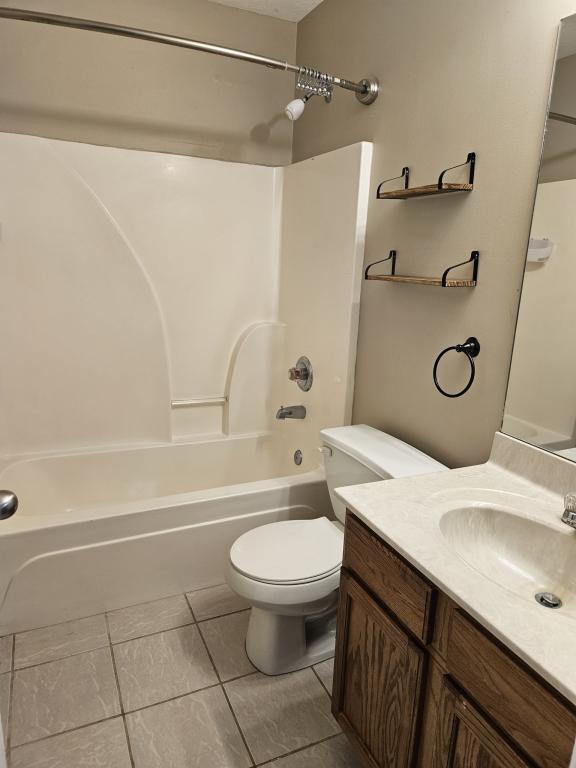 Building Photo - 305 Dalton Ct