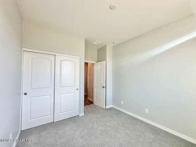 Building Photo - 7701 E Fieldstone Dr