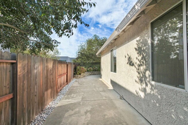 Building Photo - 3622 Arroyo Ave