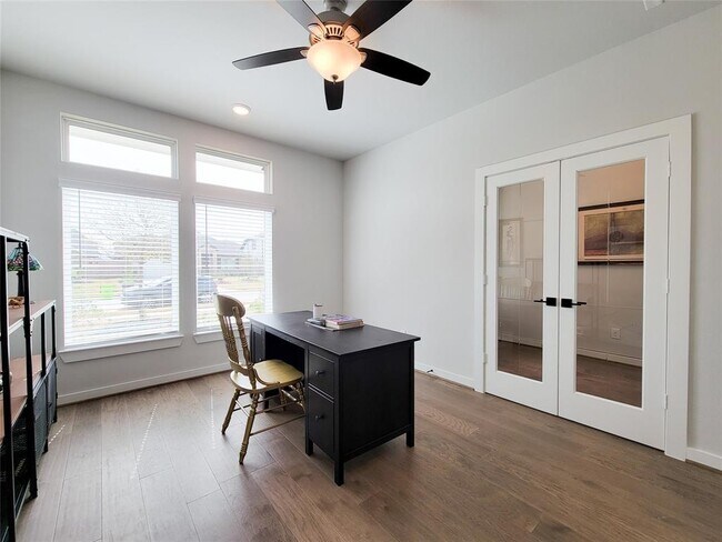 Building Photo - 31526 Beacon Cove Trl