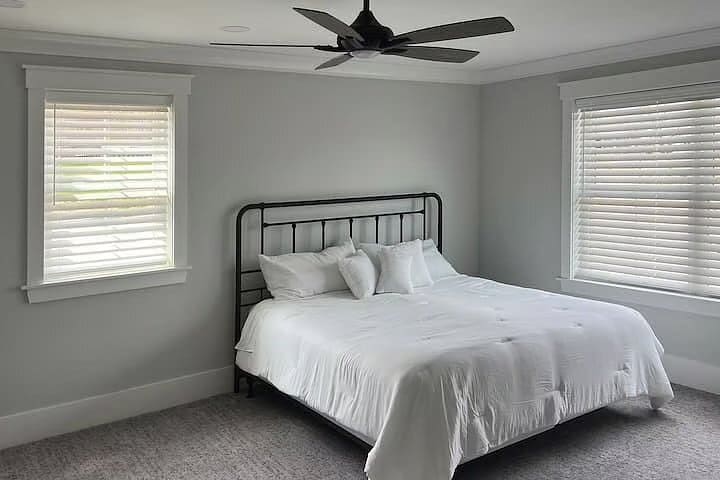 Building Photo - 222 Brookview Dr