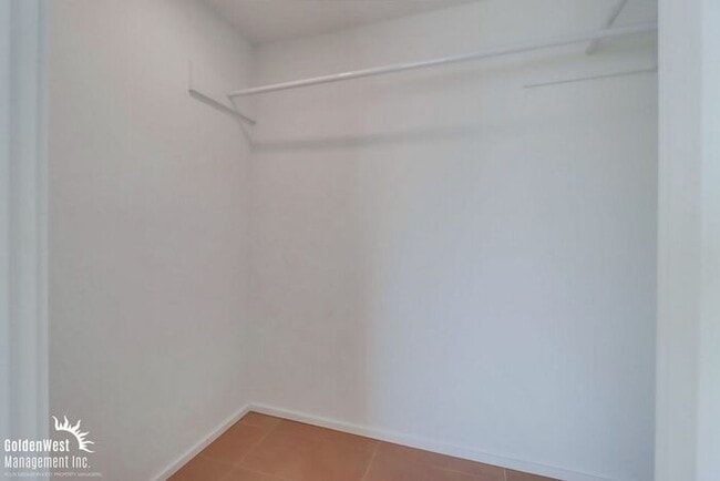 Building Photo - Modern 1Bdm 1Ba Apartment in a Prime Locat...