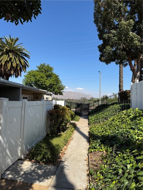 Building Photo - 3066 Panorama Rd