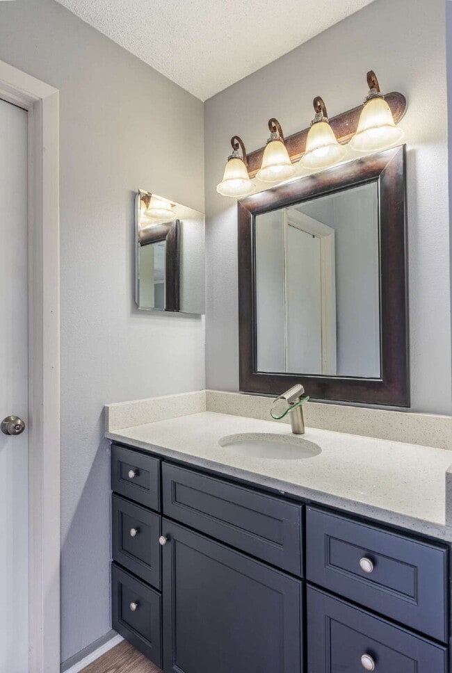 Building Photo - Minutes from UCF | Updated 4BR/3BA Home with Private Fenced Backyard