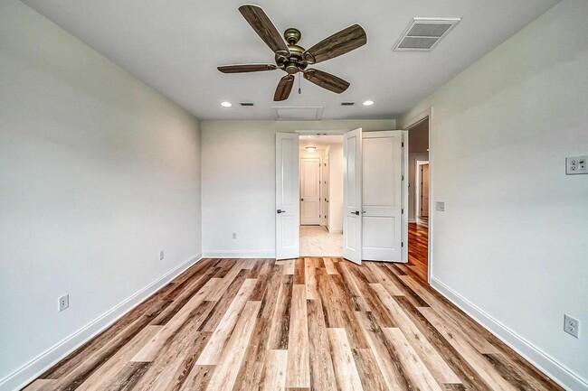 Building Photo - 22 Roundwood Dr