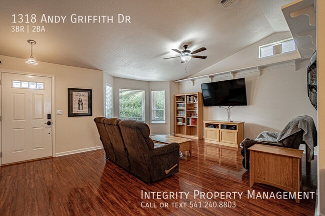 Building Photo - 1318 Andy Griffith Dr