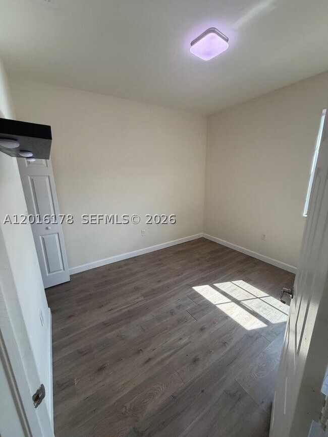 Building Photo - 11540 SW 151 Ave