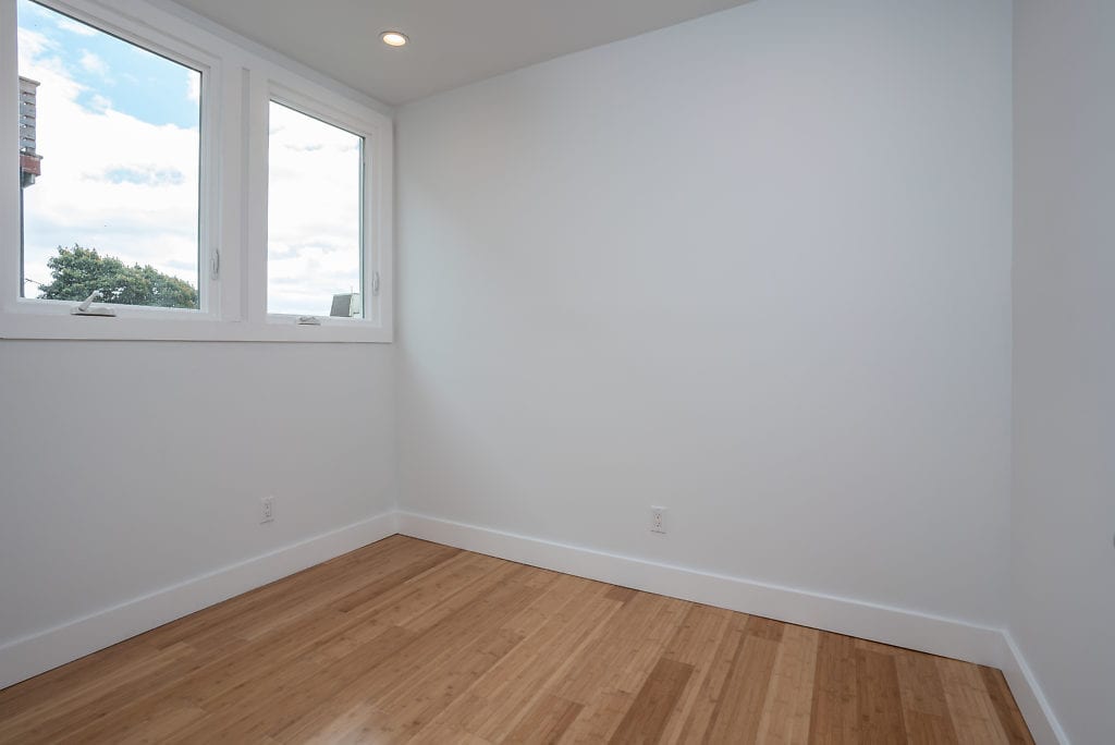 Building Photo - 1461 Thomas Ave