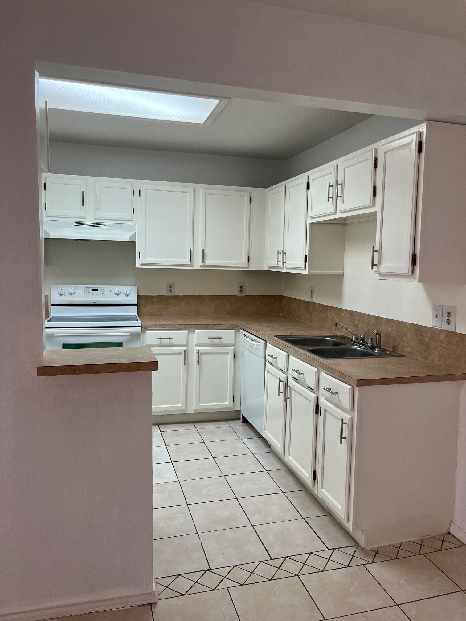 Building Photo - 1802 Bobcat Ln