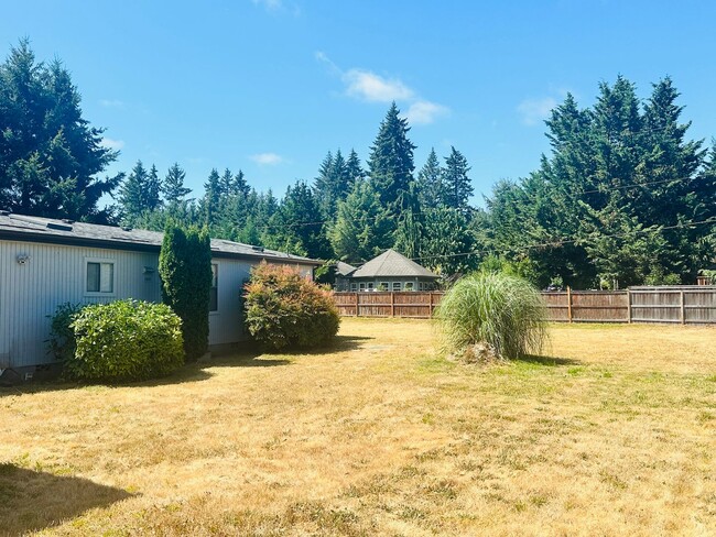 Building Photo - 14014 NE 70th Ave