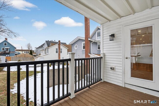 Building Photo - 32 1/2 Village Rd