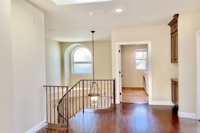 Building Photo - 3844 Tilden Ave