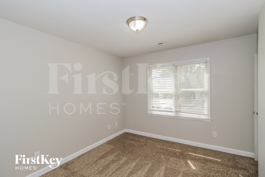 Building Photo - 9423 Holly Bend Ln