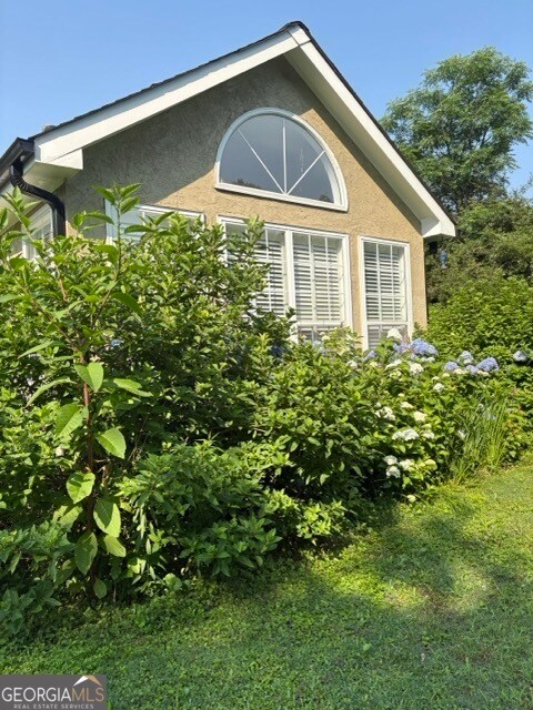Building Photo - 55 Pne Mdw Dr