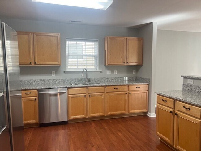 Building Photo - 8 Grosbeak Ln