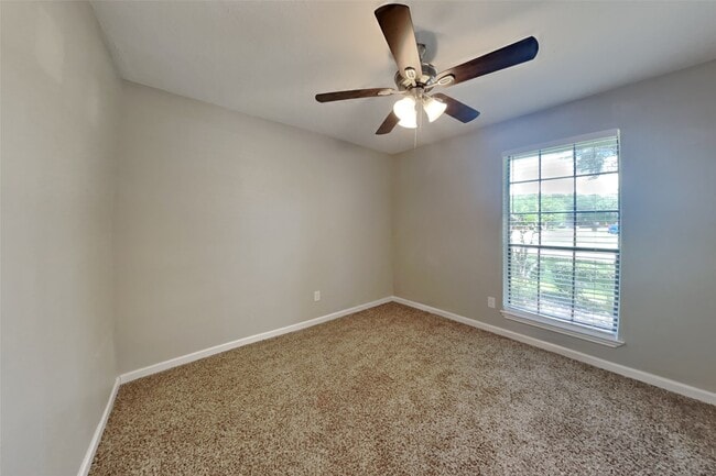Building Photo - 8155 Big Oak Trail Dr