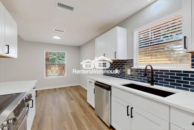 Building Photo - READY FOR MOVE-IN, 3-BEDROOM, 2-BATH HOME ...