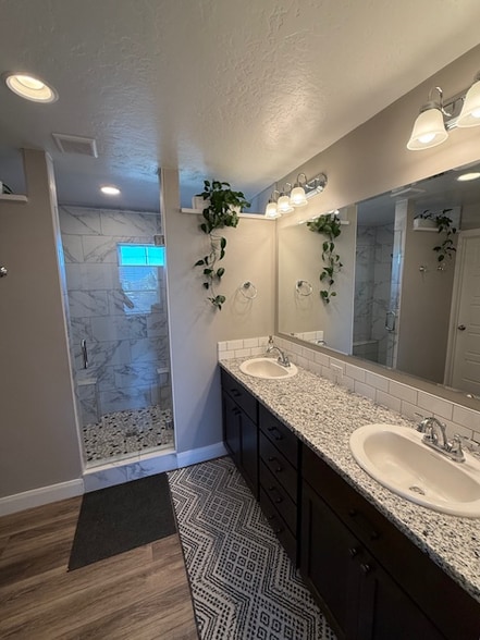Building Photo - 5810 W Riva Capri St