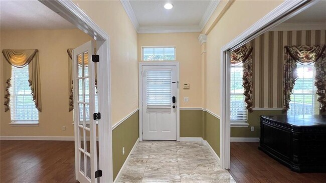 Building Photo - 934 Westpark Dr