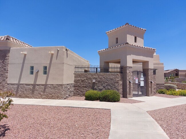 Building Photo - 2417 Cortina Manor