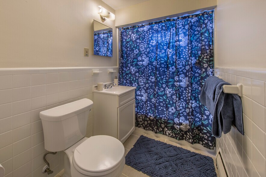 Building Photo - 11 Brattle Dr