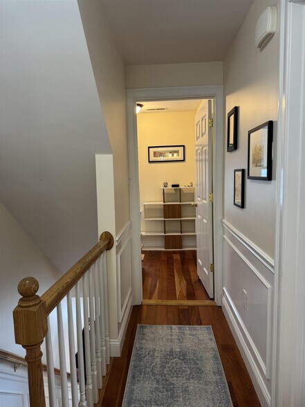 Building Photo - 11 Winthrop Ct