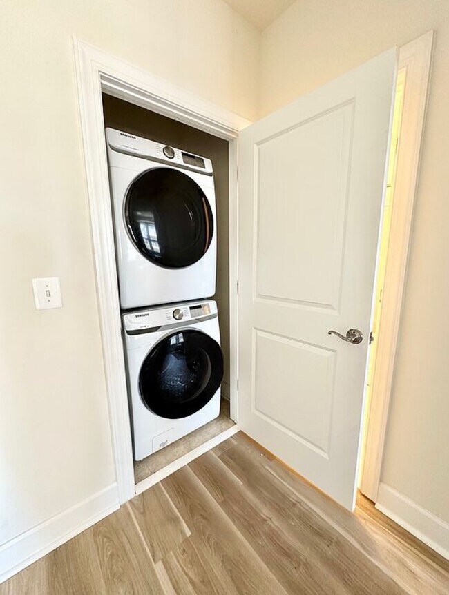 Building Photo - 10338 Ratcliffe Trl