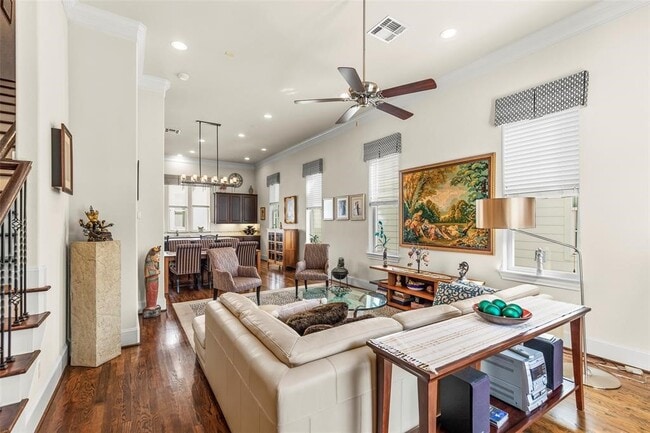 Building Photo - 2318 Hutchins St