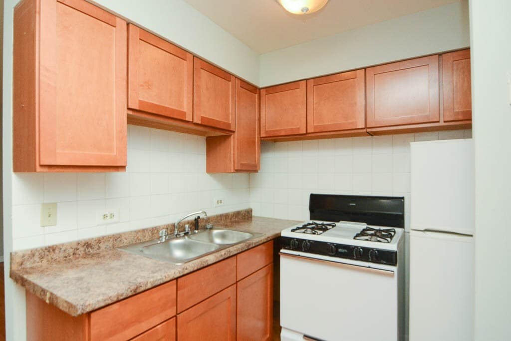 Building Photo - 503 W Briar Pl