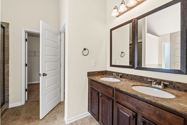 Building Photo - 4464 Grove Landing Dr