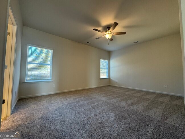 Building Photo - 190 Fair Oak Ln