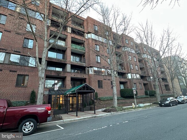 Building Photo - 1600 Prince St