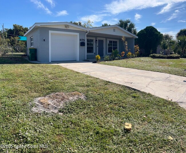 Building Photo - 675 Teak Dr