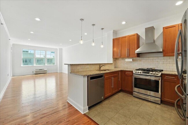 Building Photo - 15 FREEDOM Way