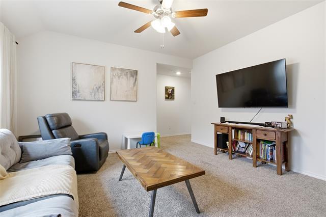 Building Photo - 807 Cormorant St