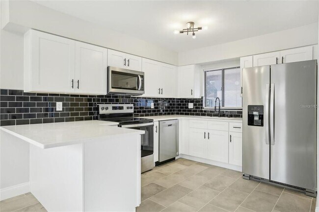 Building Photo - 1052 Manchester Cir