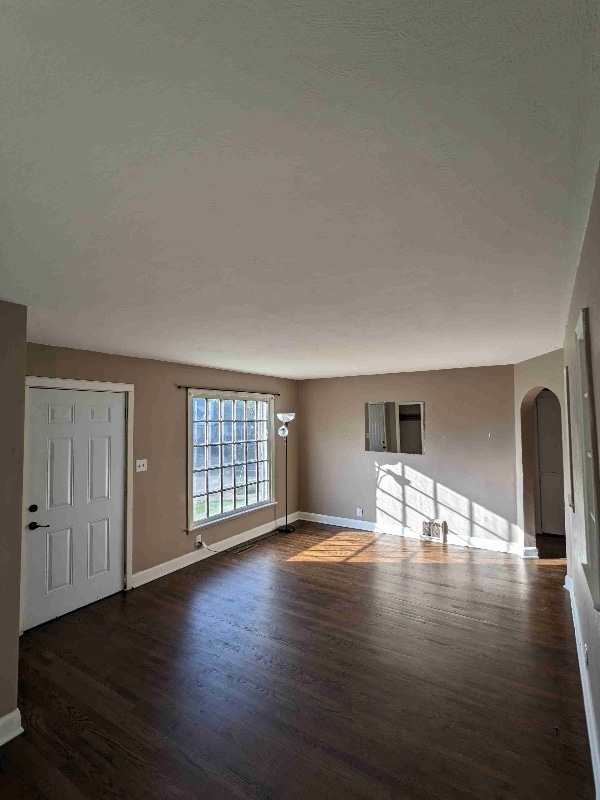 Building Photo - 256 Parkway Dr