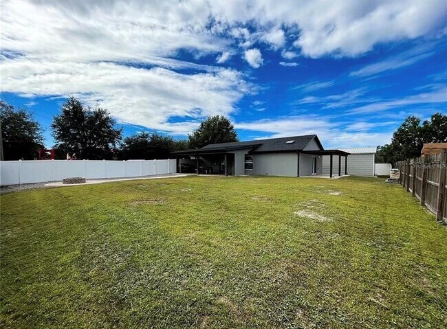 Building Photo - 18505 3rd Ave