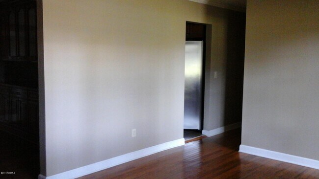 Building Photo - 957 Sea Island Pkwy