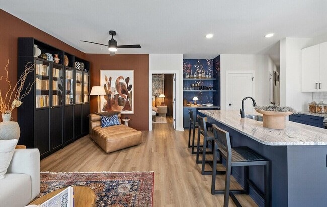 Building Photo - 1000 Marlowe Vis Pl