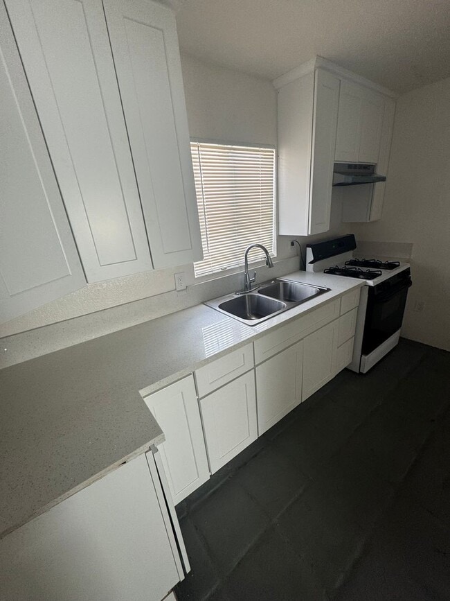 Building Photo - 4 Bed 2 Bath Home for Rent