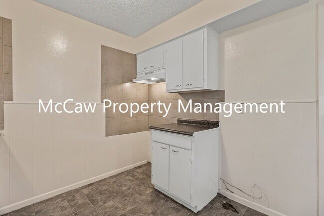 Building Photo - 12308 Knight Dr