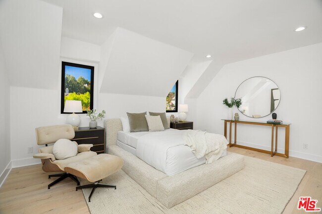 Building Photo - 4608 Westchester Dr