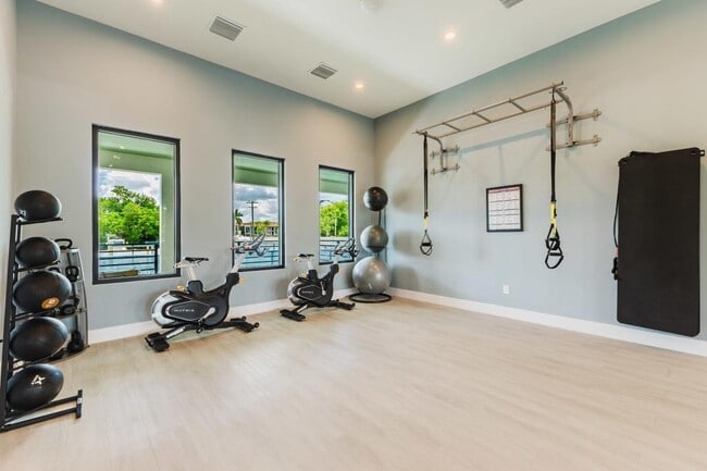 Building Photo - 12581 Spring Meadow Dr