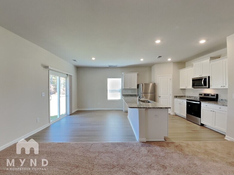 Building Photo - 372 Ivy Bank Dr