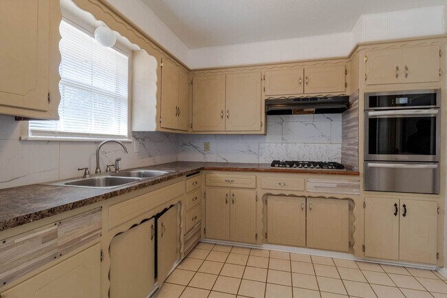 Building Photo - Spacious 3BD/1.BTH Home in Spencer